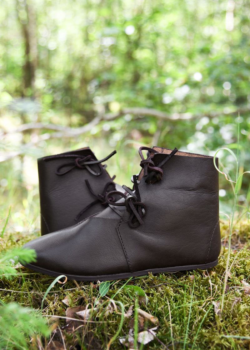 Botines, siglo XV, marrón 