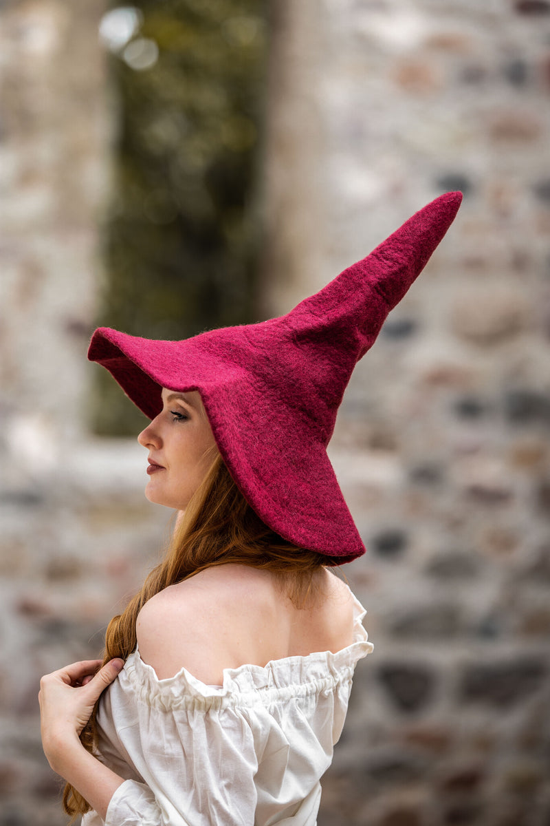 Heksehat, rød, uldfilt 