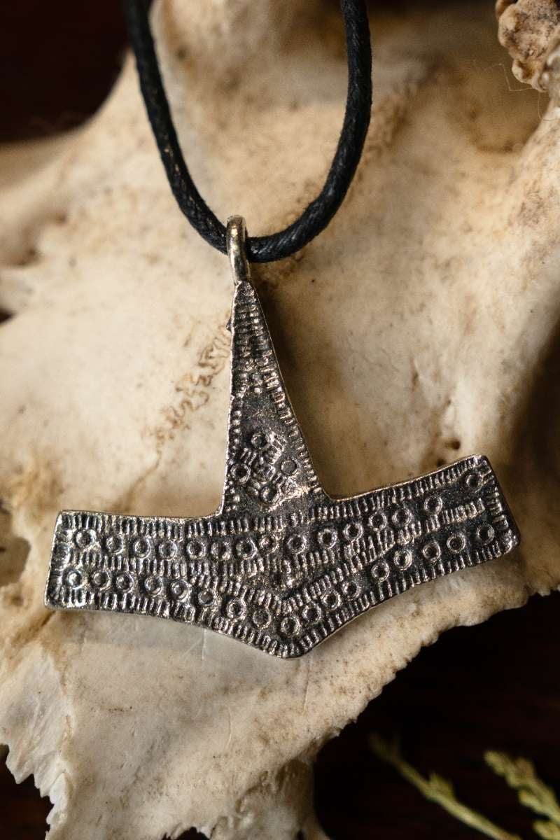 Rømersdal thorshamer, tin