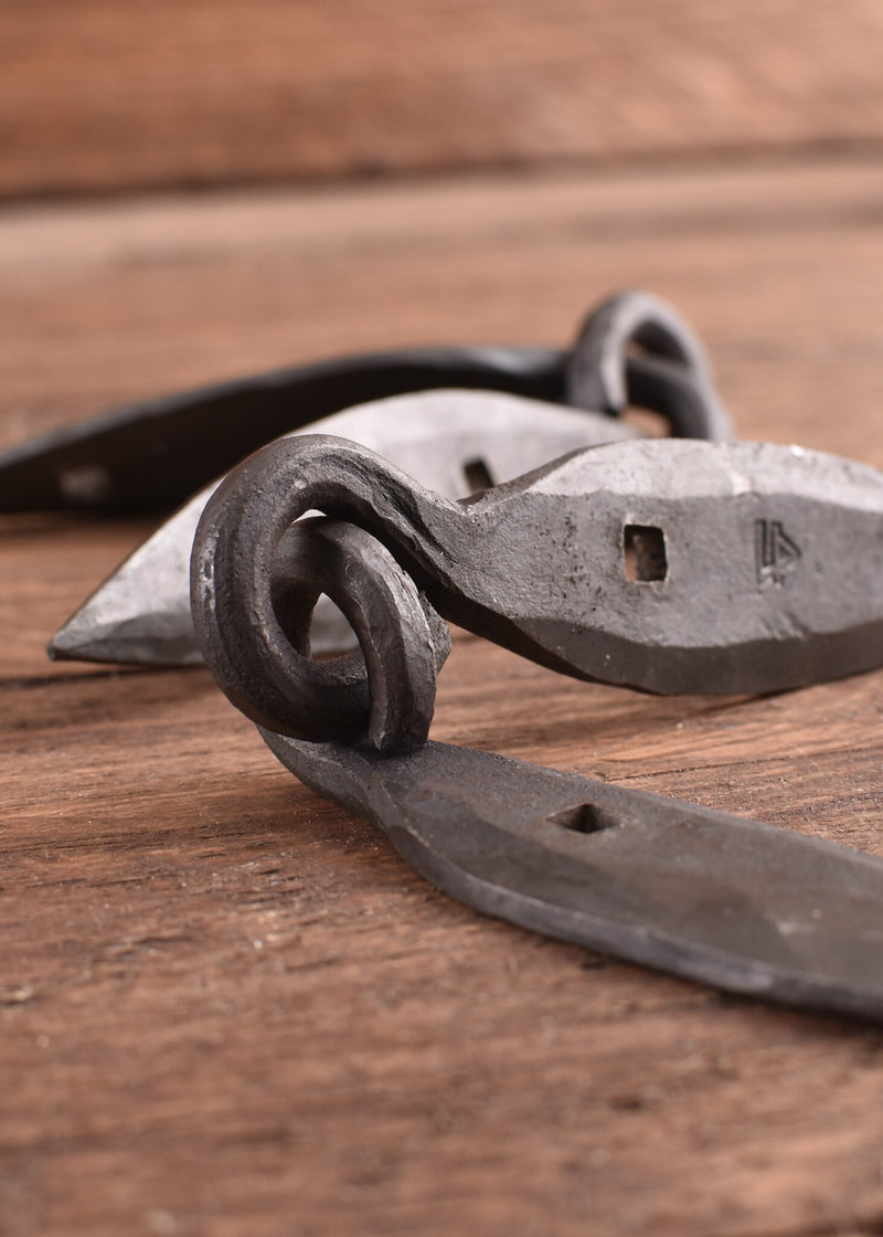 Handgeschmiedete Wikinger-Truhenbeschläge, Paar (18 cm) 