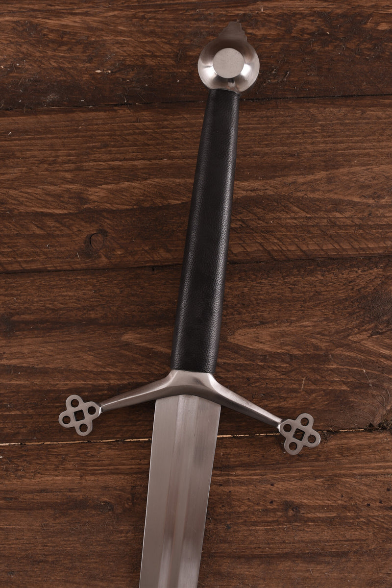 Claymore MacKenzie, semi-scherp