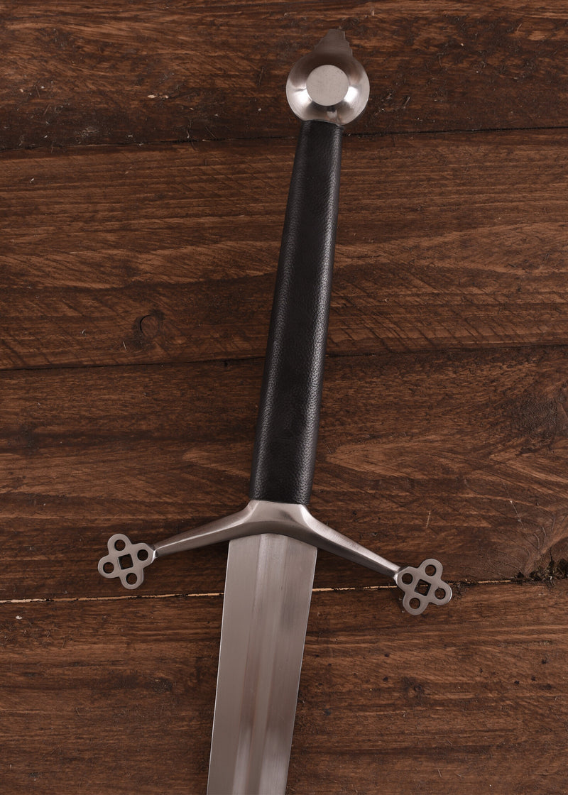 Claymore MacKenzie, semi-scherp