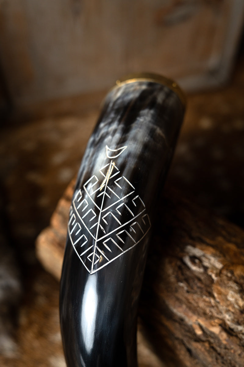 Viking dryckeshorn med Yggdrasil, 300-500 ml 