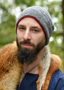 Gehaakte muts, 100% wol, grijs - wijnrood