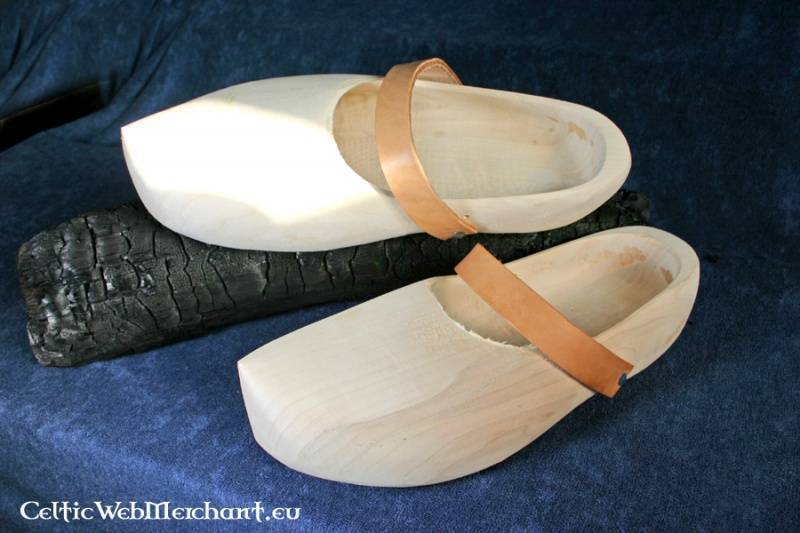 Träskor med läderrem 