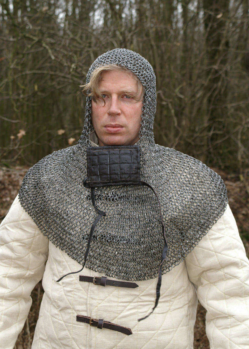 Maliën coif met vierkanten ventail, ronde ringen - ronde klinknagels, 8 mm