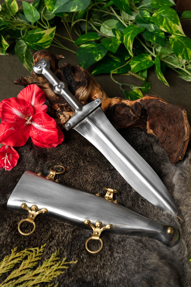 Pugio type 2, semi-scherp