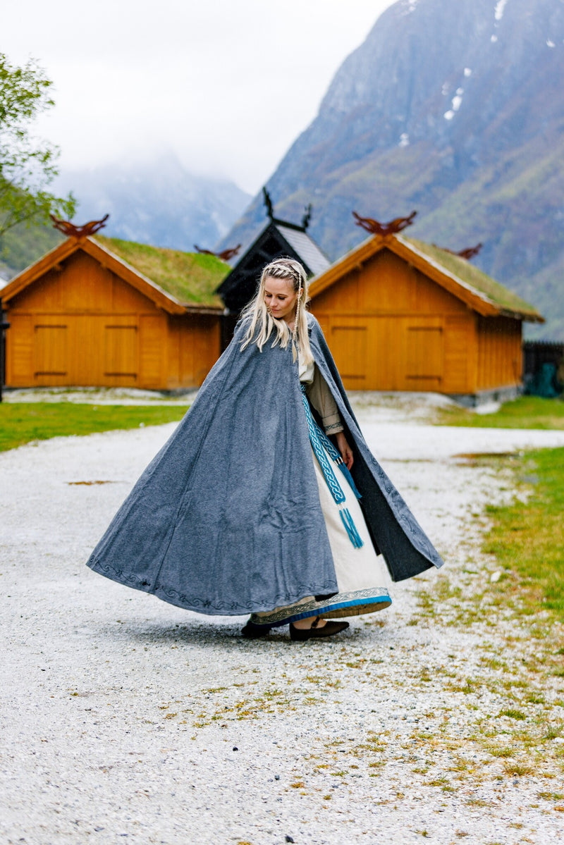 Bestickte Mantel Damia mit Verschluss, grau, Wollmischung 