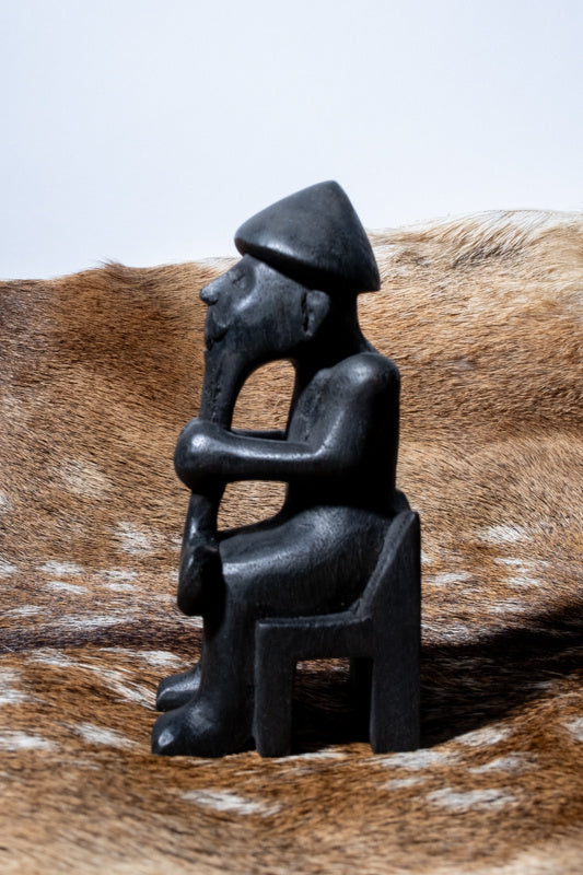 Thorsbeeldje Eyrarland, zwart