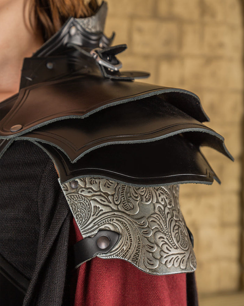 Pussy Morgana der Lederdamen, Schwarzsilver