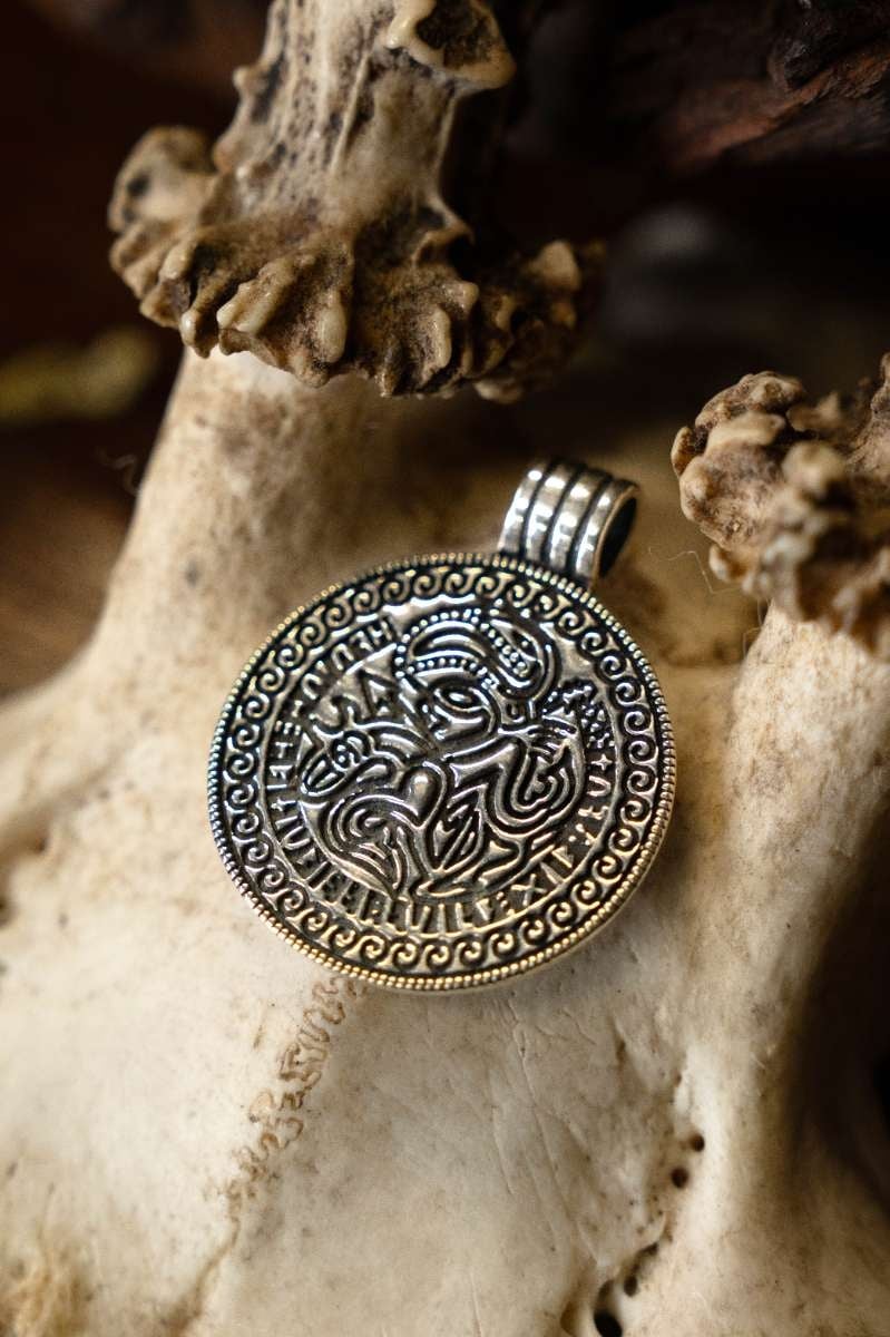 Bratteato germanico amuleto, replica, sterling argento 