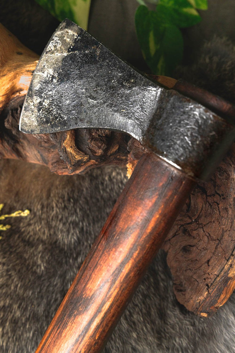 Viking werpbijl, type L, semi-scherp