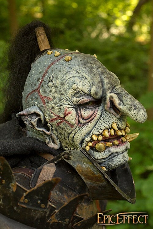 Maske trold med hende