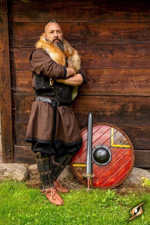 LARP schild Thegn, rood, 70 cm