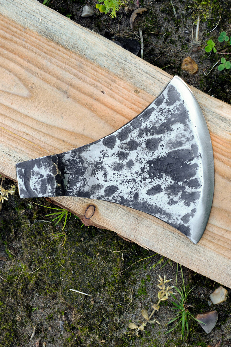 Deens vikingbijlblad, type M, semi-scherp