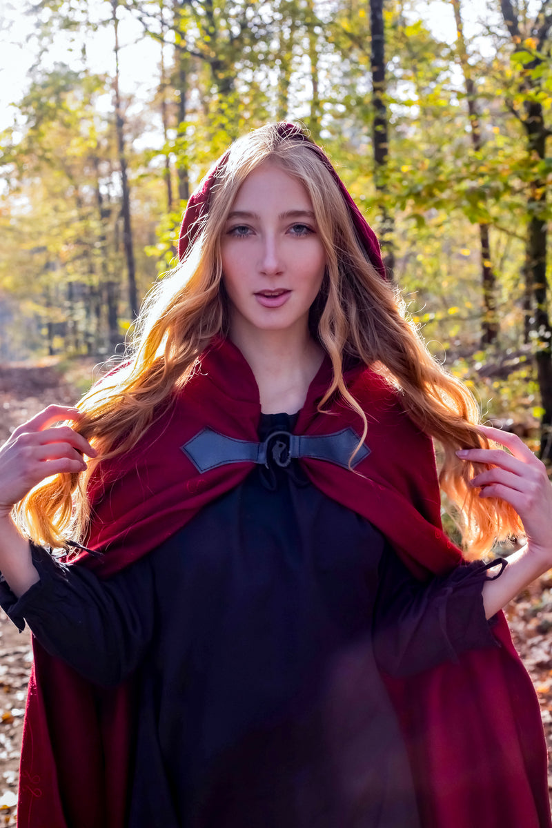 Geborduurde mantel Damia met sluiting, rood, wolmix