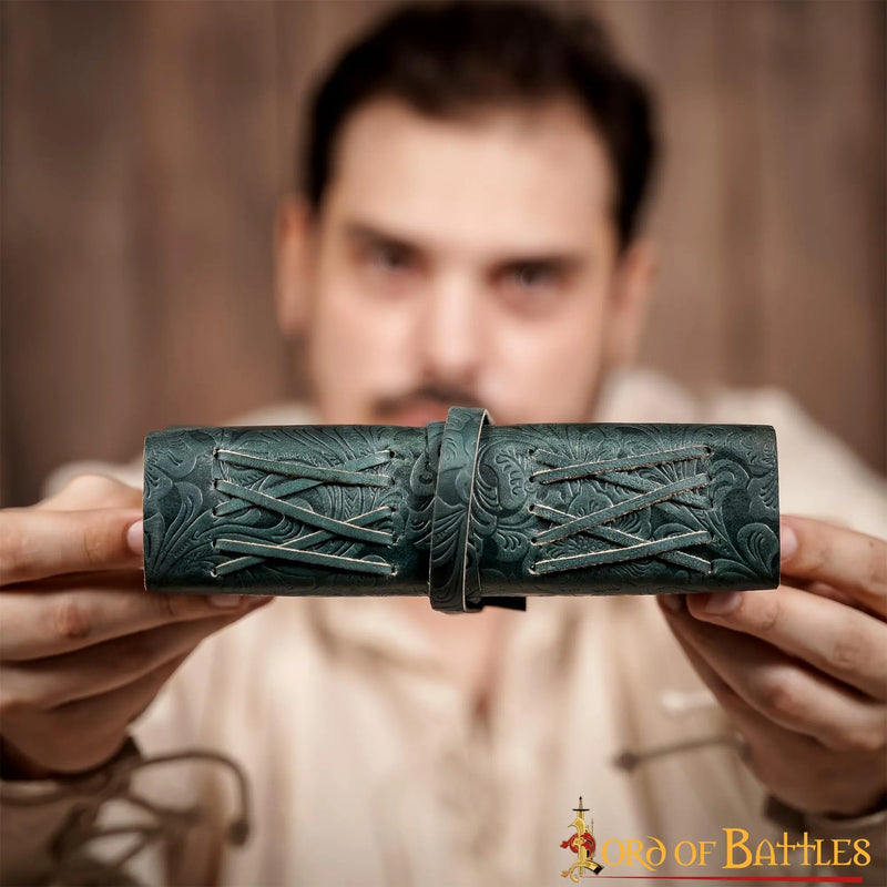 Skórzana książka fantasy, zielona