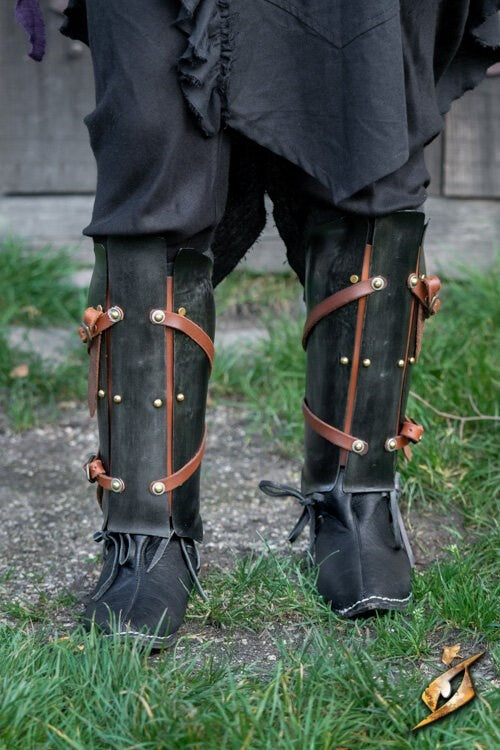 Renegade women's armor, greaves, 1 mm