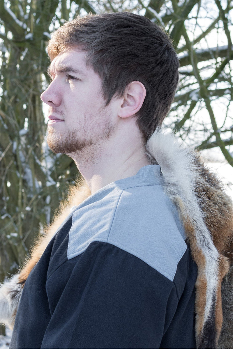 Vroegmiddeleeuwse kaftan Njord, blauw