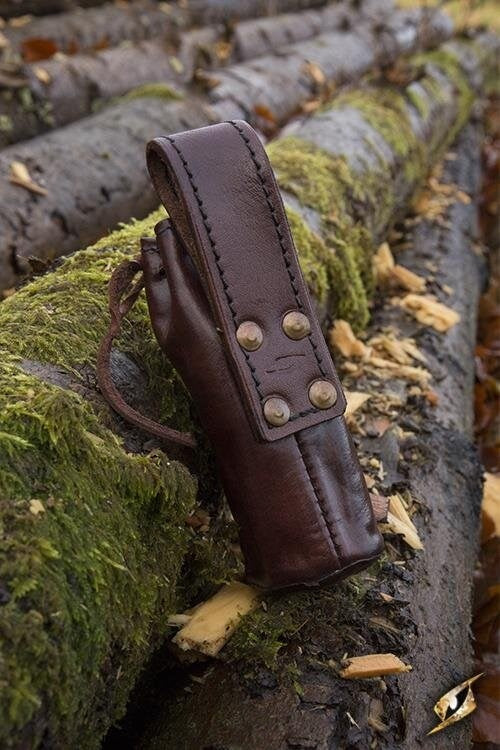 Verrekijker met leren buidel