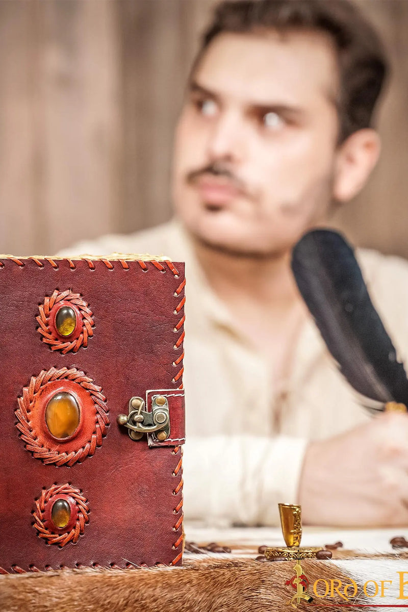 Leren dagboek met stenen