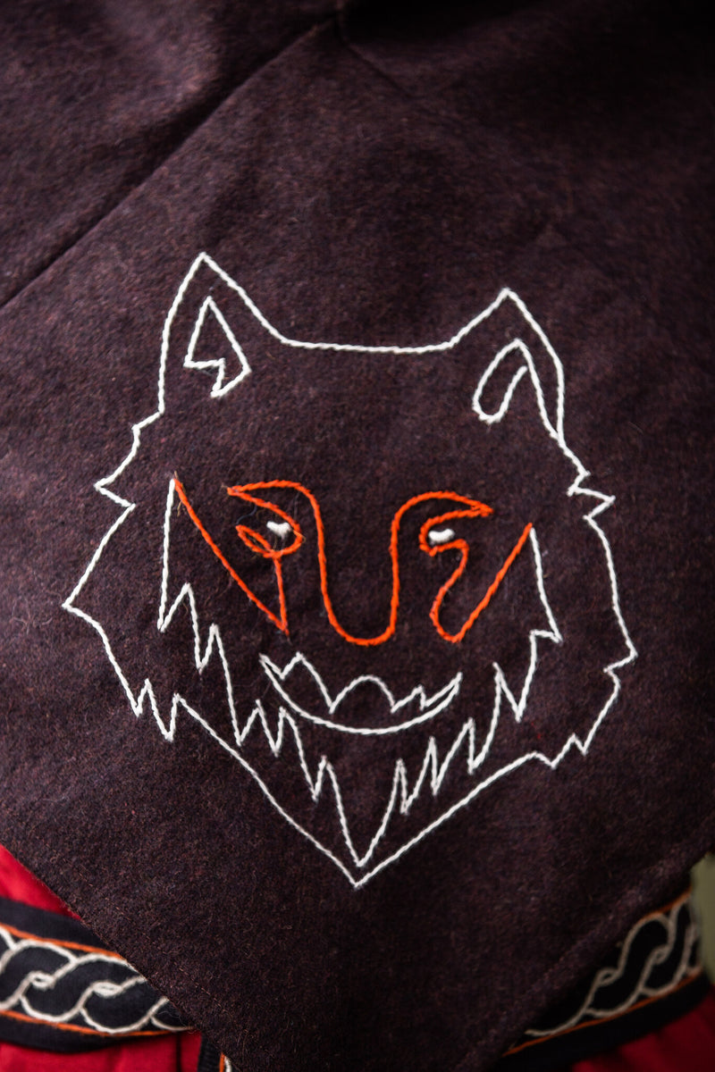 Skjoldehamm cappuccio Halfdan con lupo, marrone, misto lana 