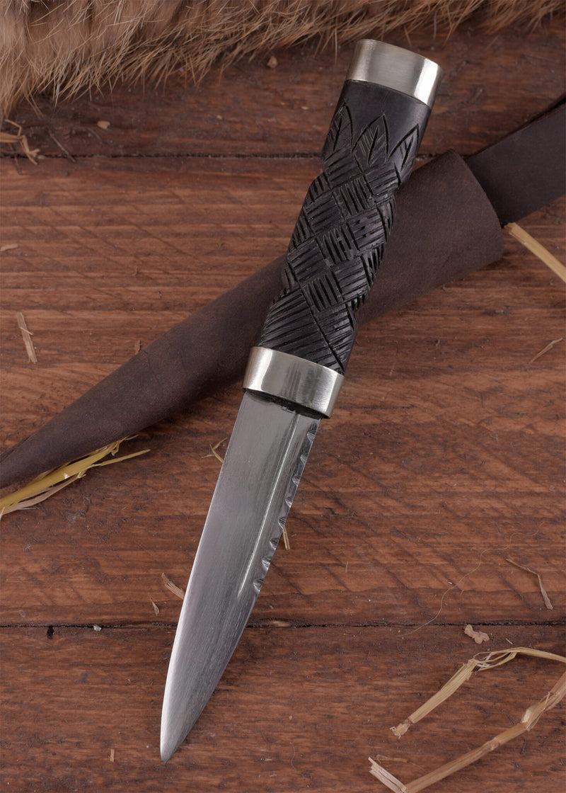 Zwarte sgian dubh, semi-scherp