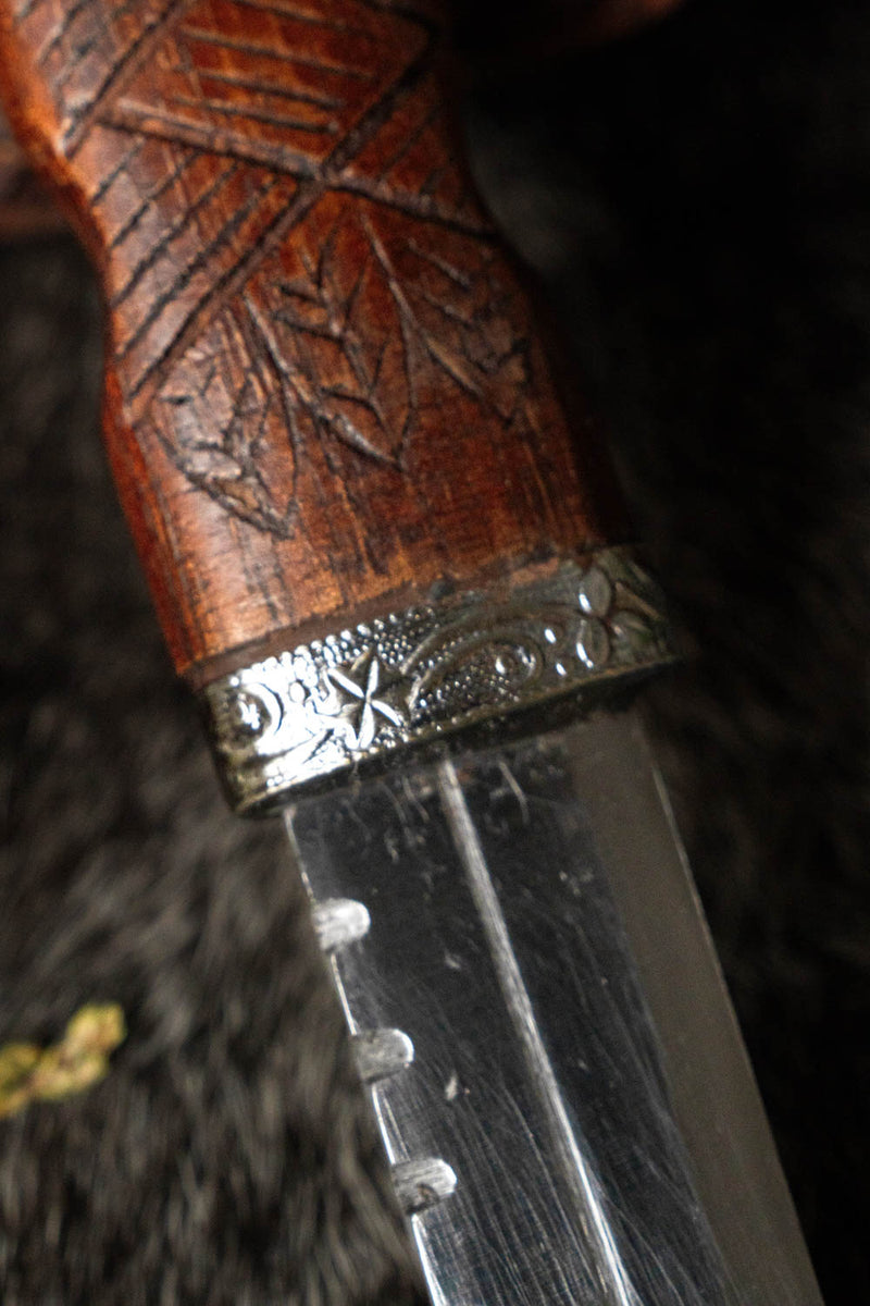 Sgian dubh, semi-tranchant 