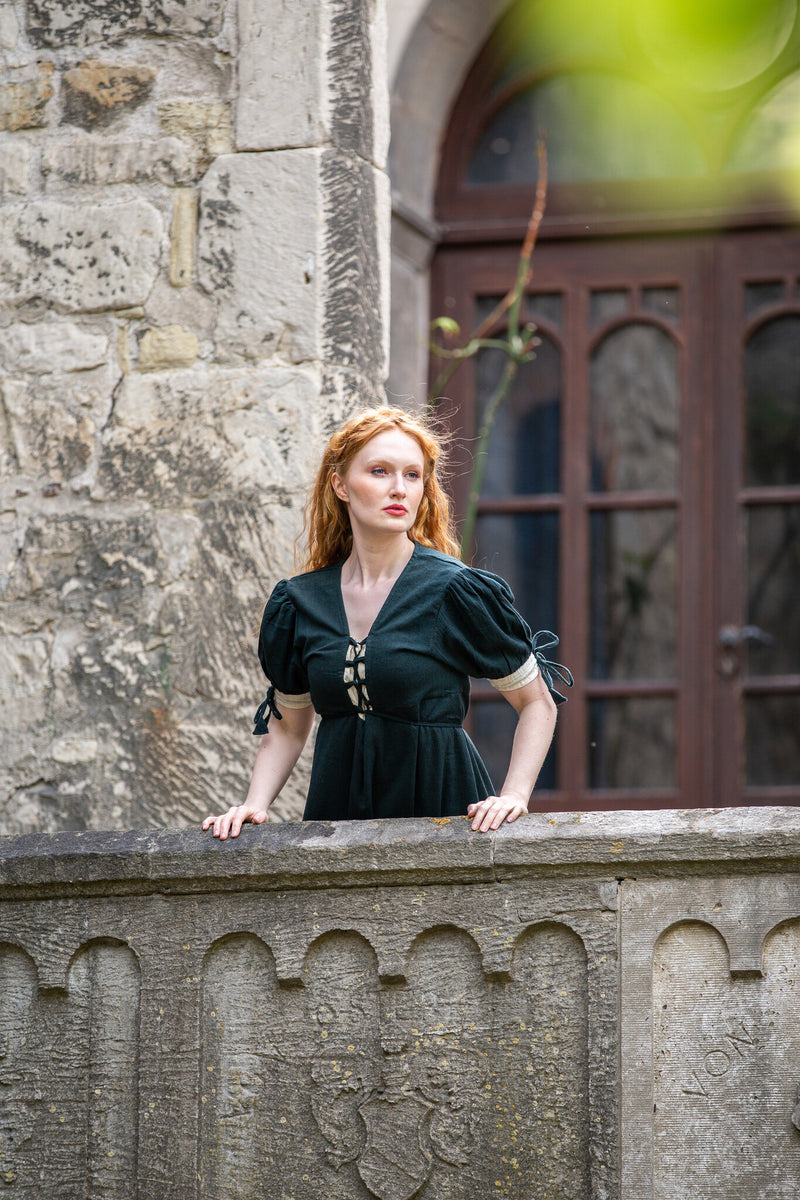 Renaissance zomerjurk Denise, groen-naturel