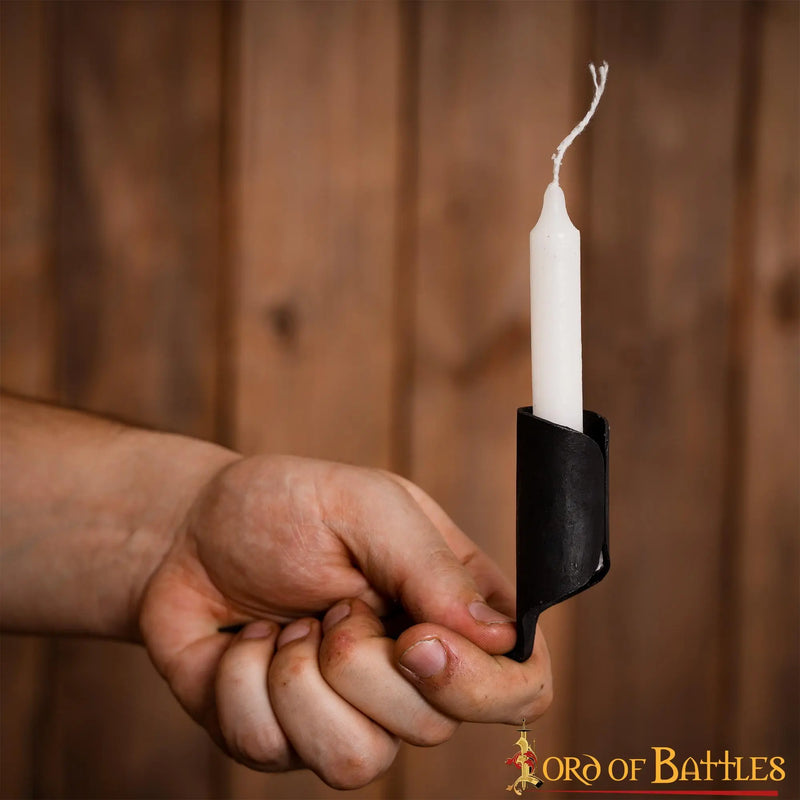 IJzeren middeleeuwse kaarshouder