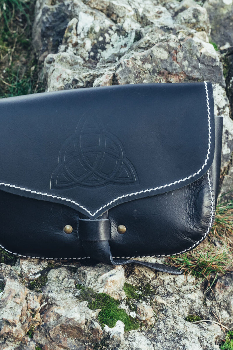 Triquetra celta bolsa, negro 