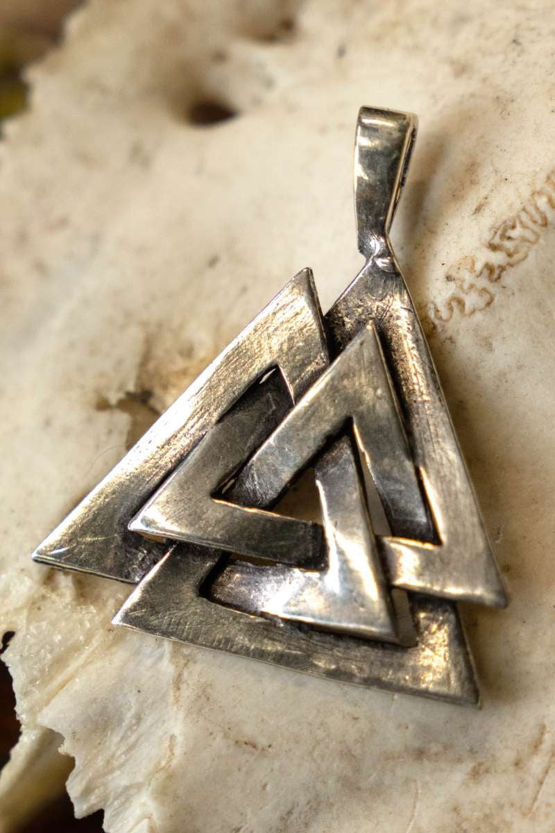 Valknut, bronce plateado 