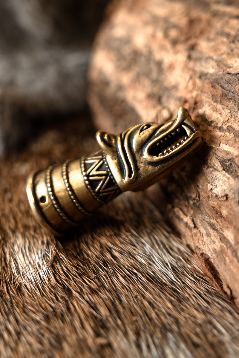 Drinkhoorndecoratie met wolfskop brons