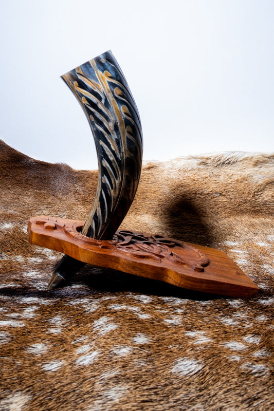 Drinkhoornhouder Vikingdraak met runen