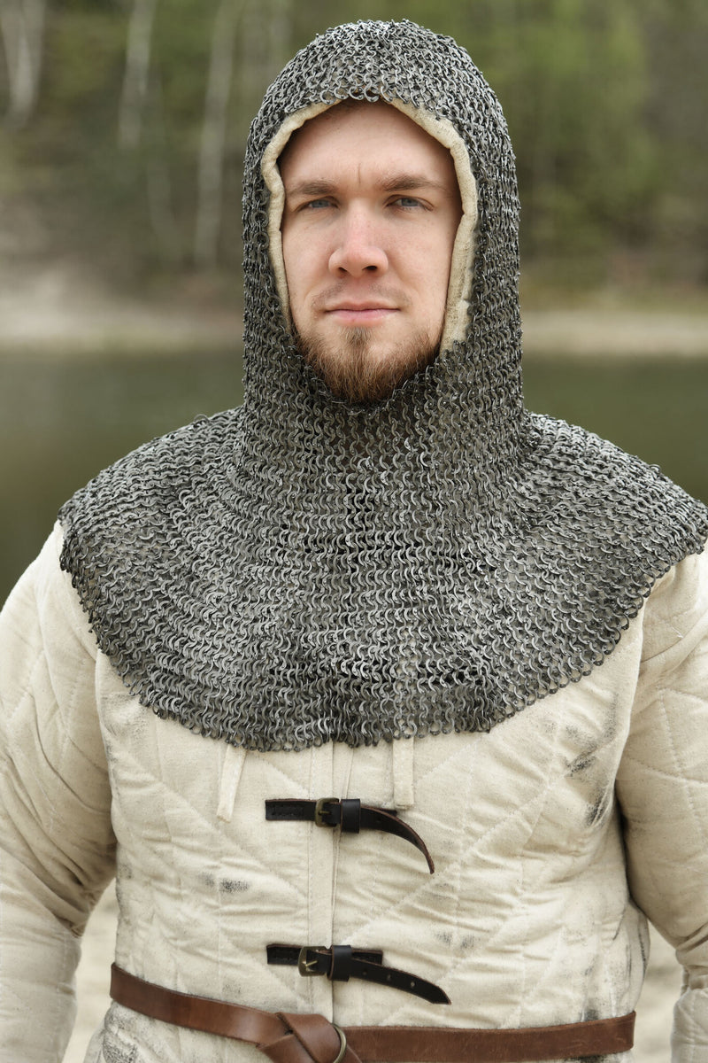 Cuffia di maglia con scollo quadrato, anelli piatti - rivetti rotondi, 8 mm 