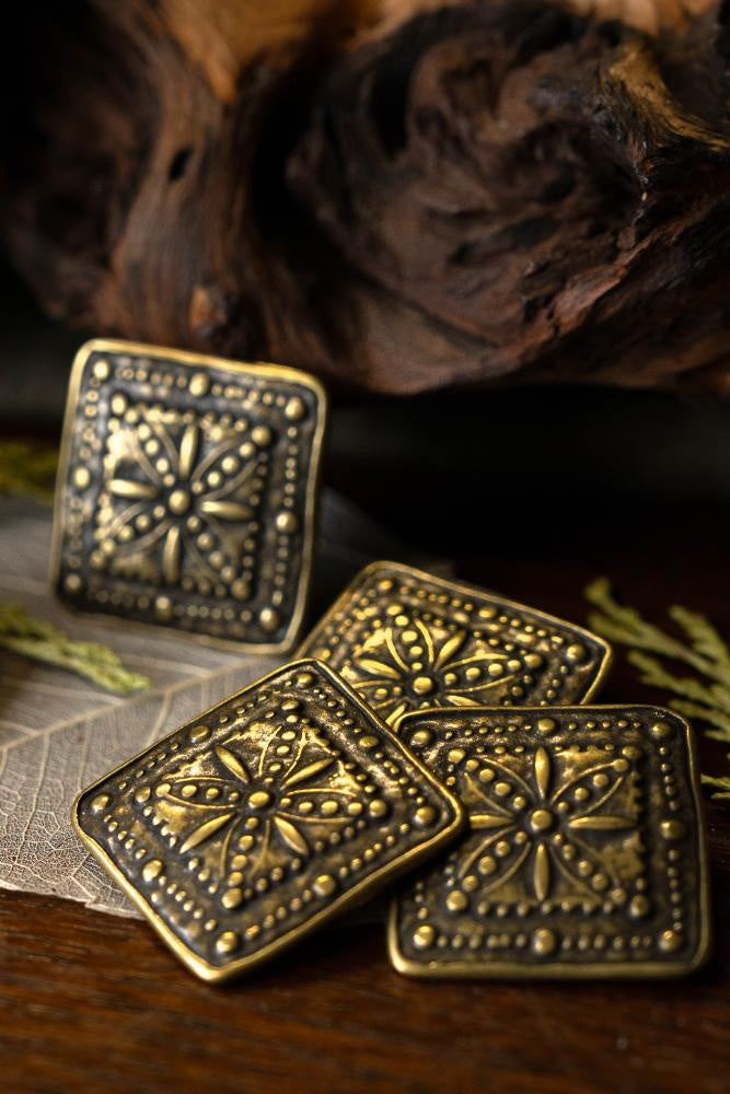 Riembeslag bloem (set van 5), 16e eeuw, brons