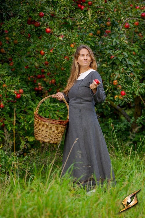 Middeleeuwse jurk Estrid met visgraatmotief, natuurgrijs