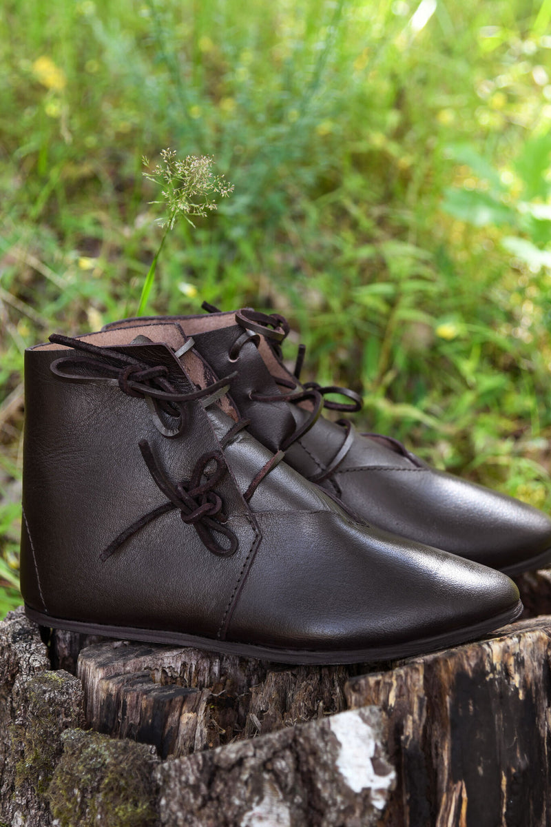 Enkellaarzen, 15e eeuw, bruin