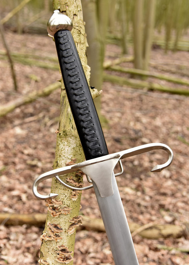 Scottish lowlander William Wallace, semi-sharp