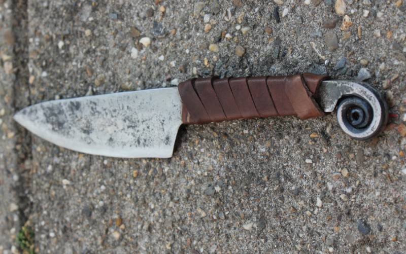 Keltisk / Germansk kniv, halvskarpt 