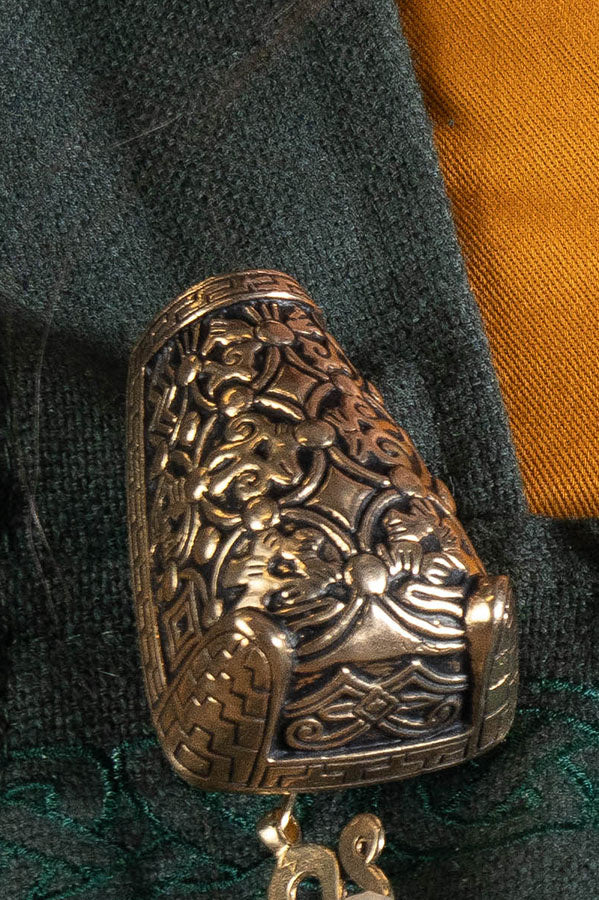 Animal head tortoise brooch Gotland, bronze