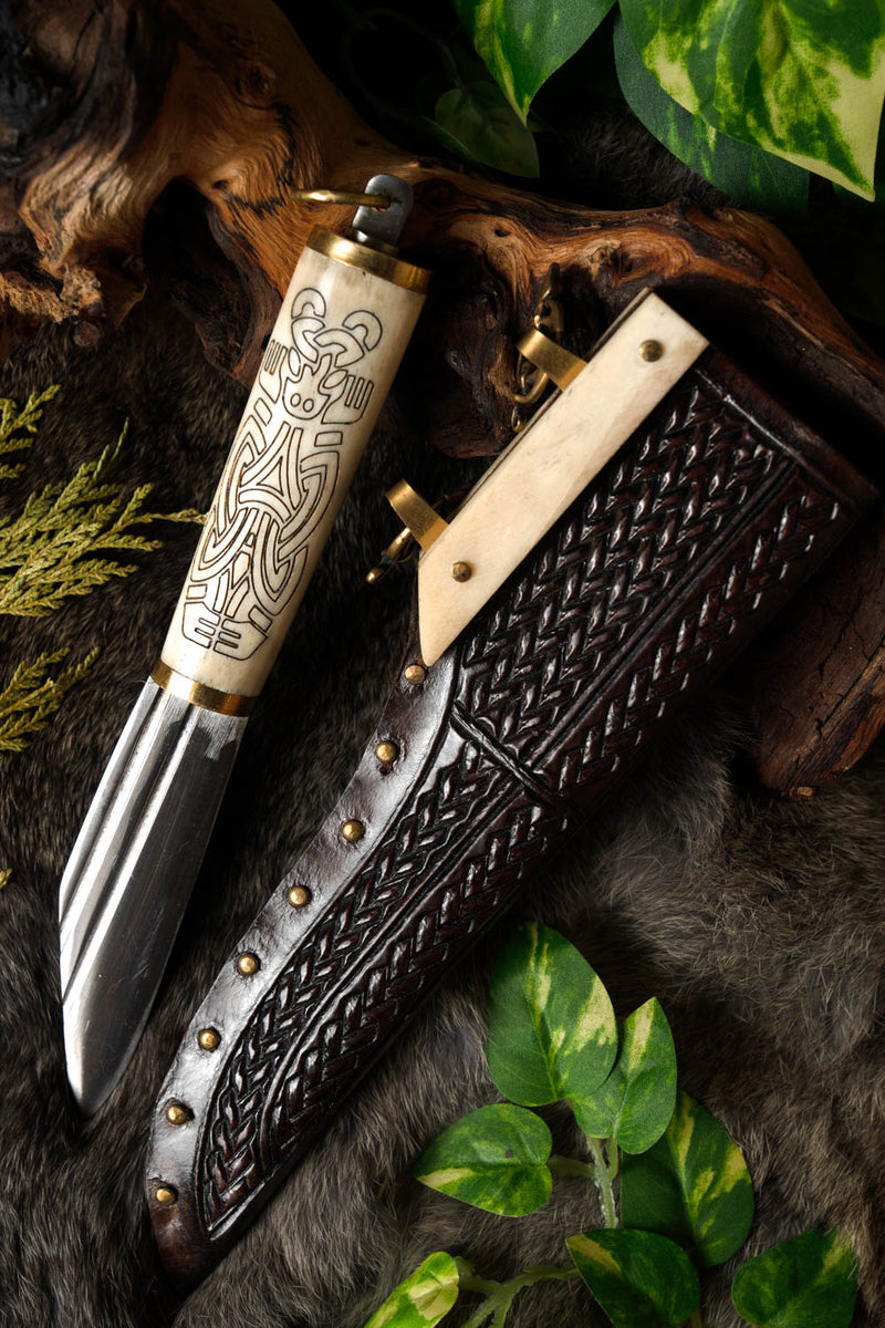 Viking sax Borre stijl met benen grip, semi-scherp