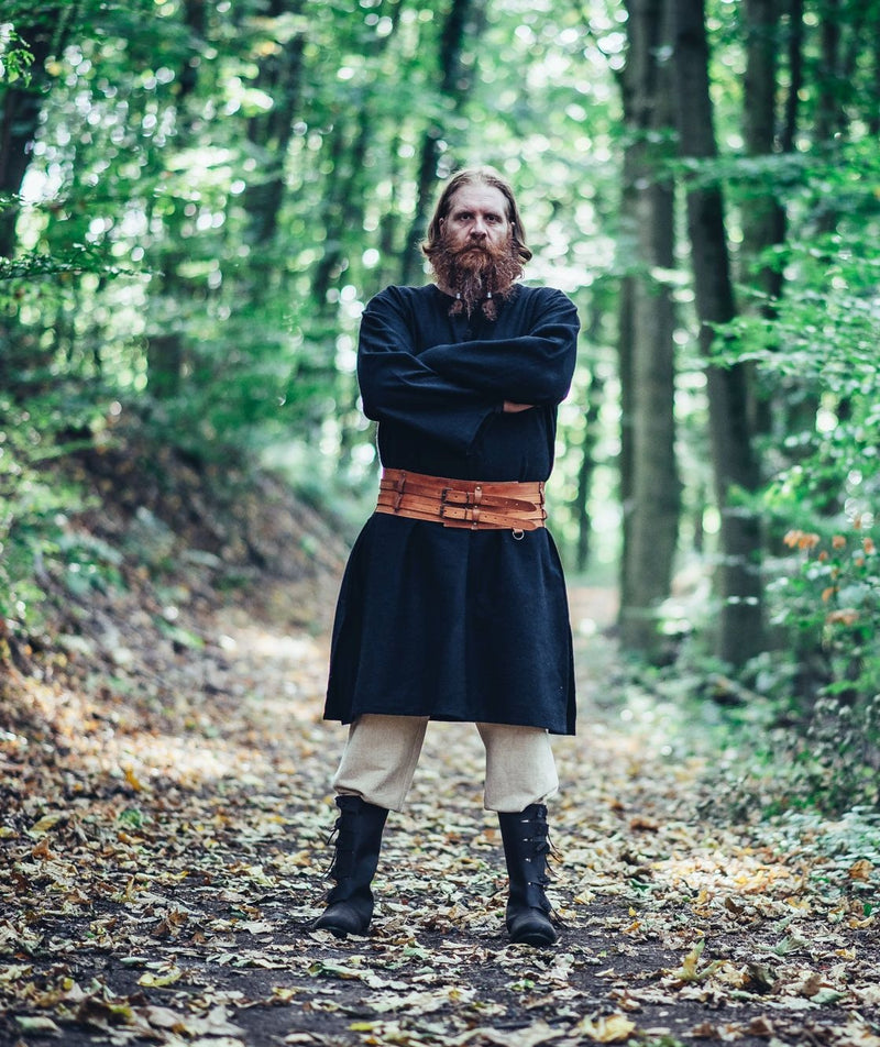 Tuniek Mainard, zwart