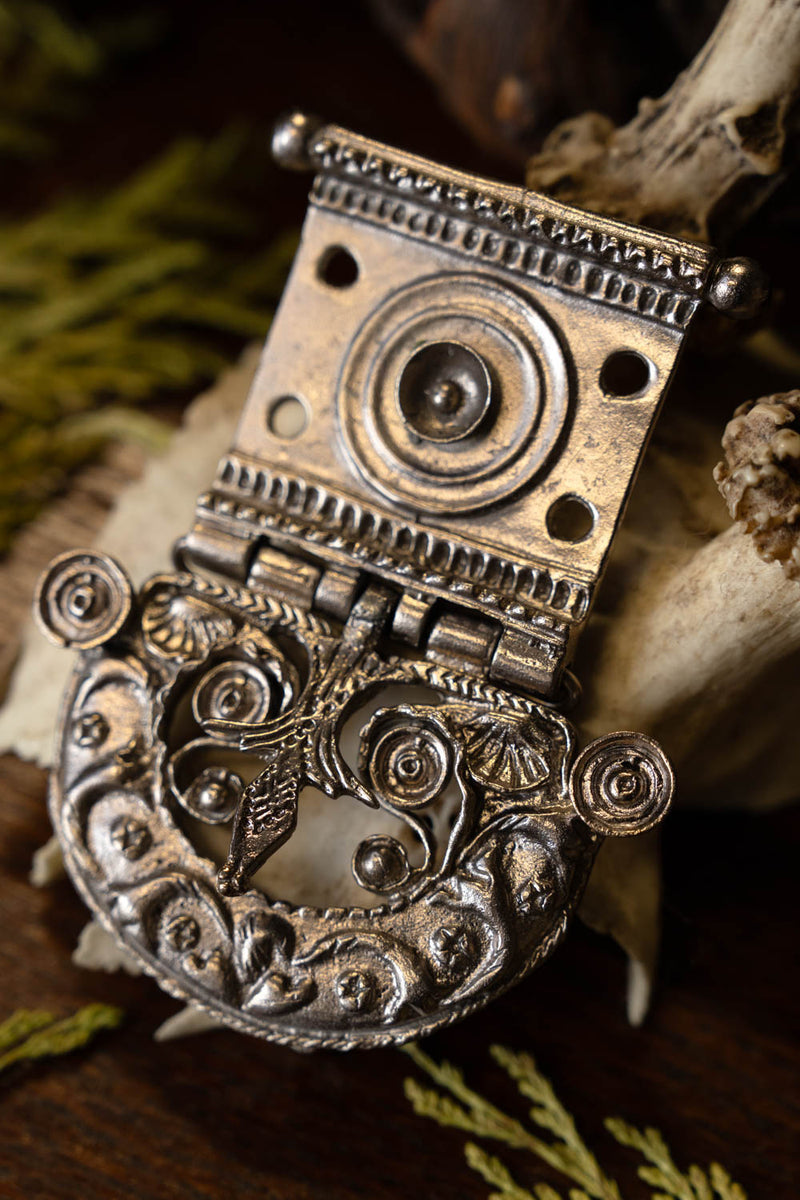 Romeinse riemgesp Tekija, vertind messing