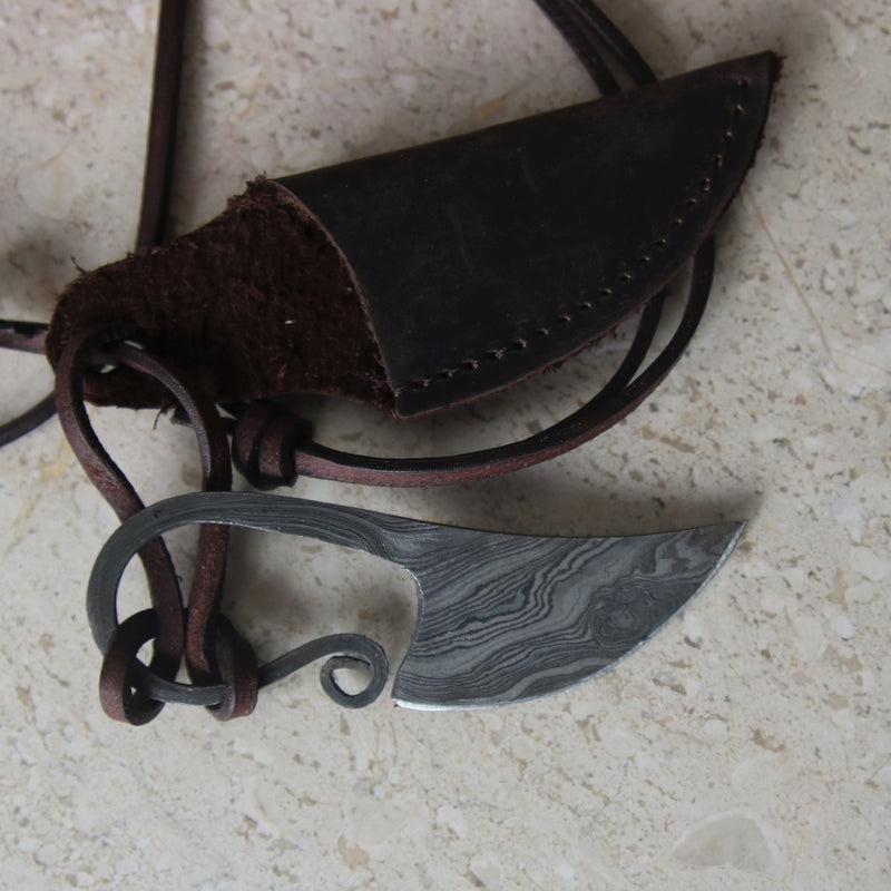Germanic neck knife damast steel, sharp