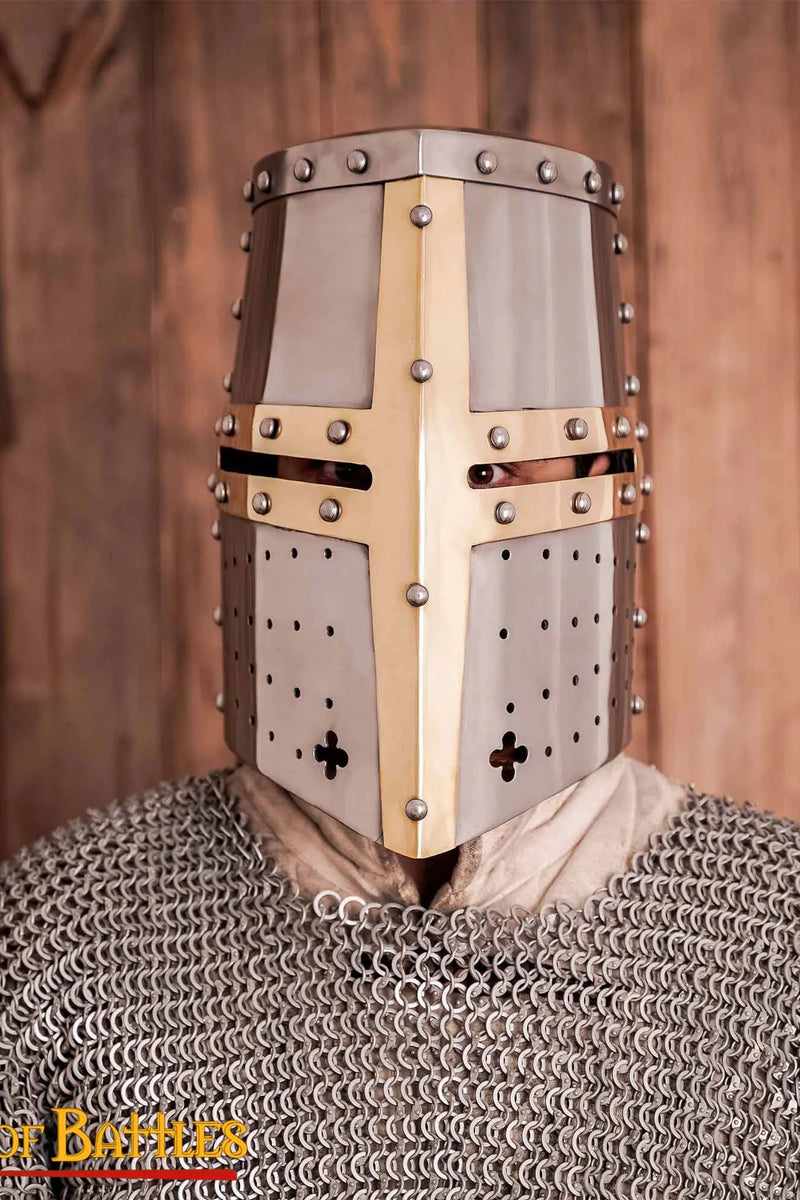 Kruisvaardershelm met messingen visier, 1.6 mm