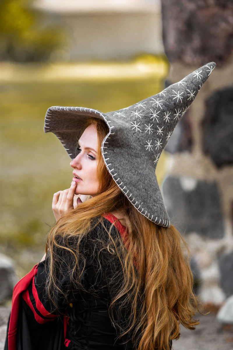 Heksenhoed met sterren, grijs, wolvilt