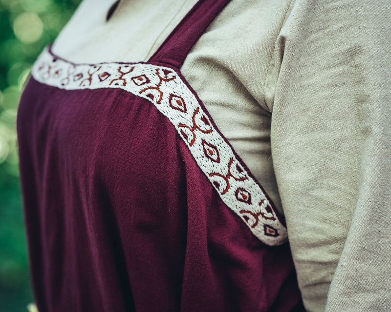 Hangeroc Svanhild, rood