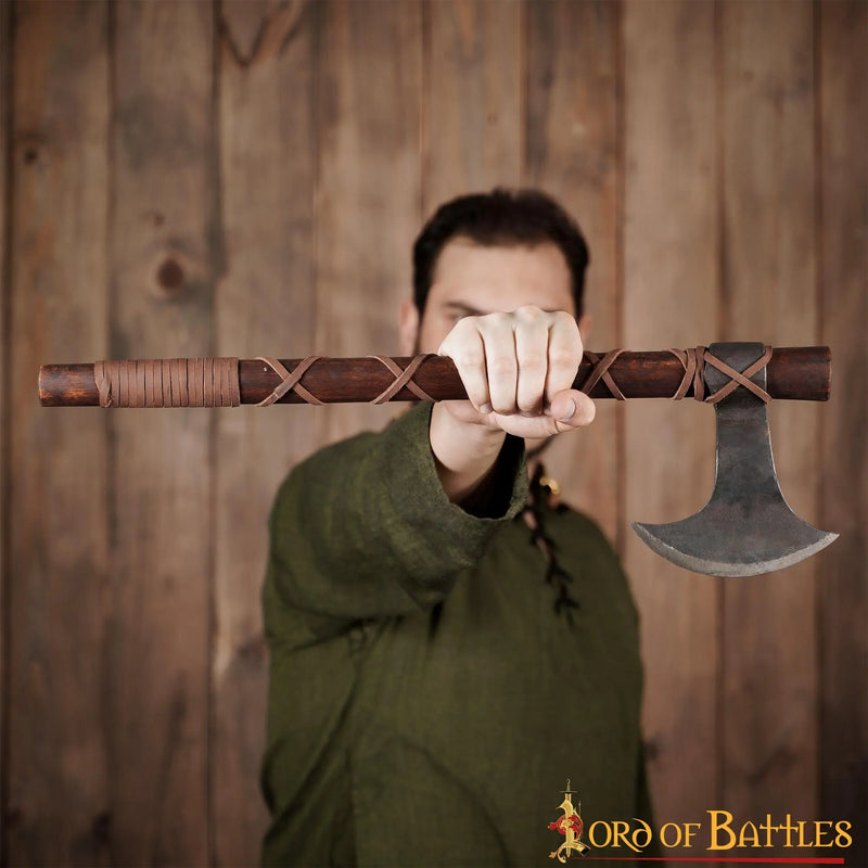 Daneøkse med læder greb, type M, halvskarpt 