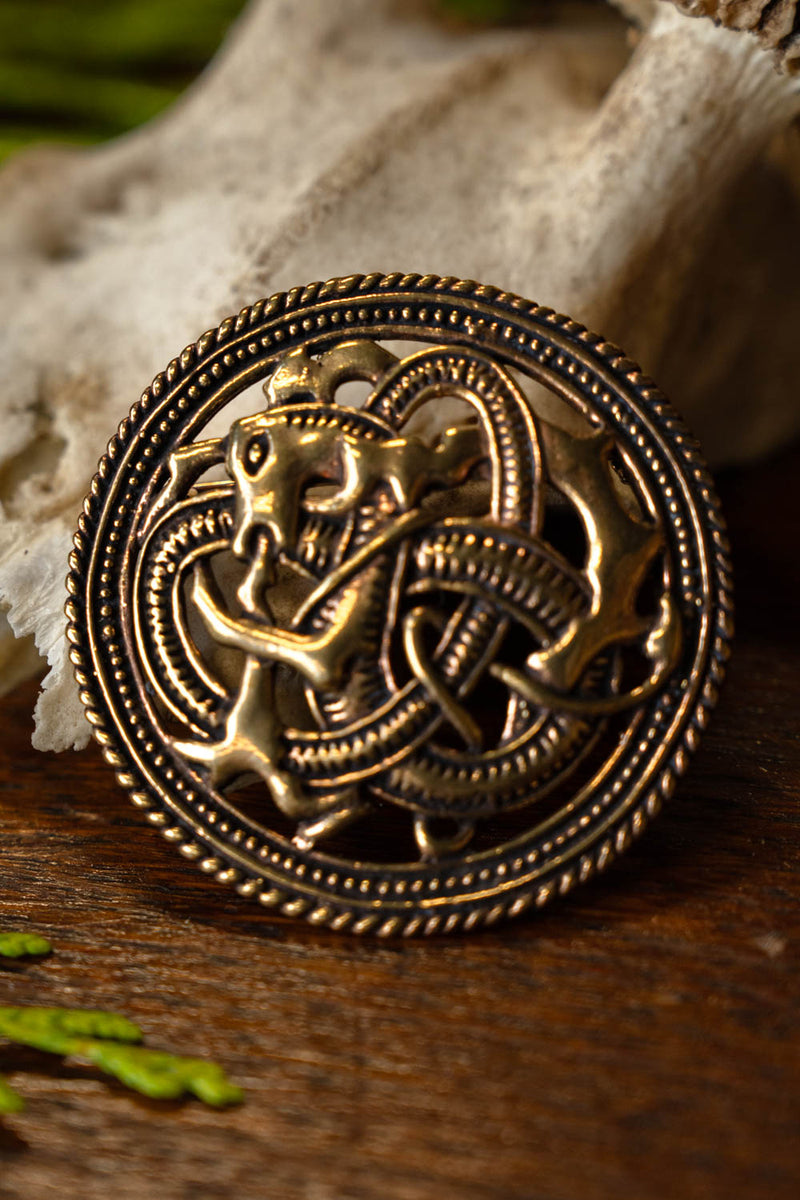 Urnesstijl schijffibula, messing